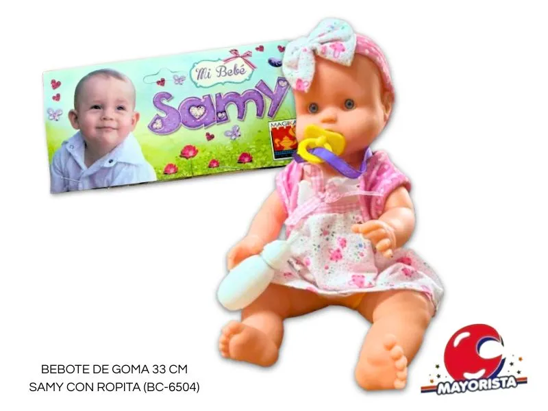 [7798130321326] BEBOTE DE GOMA 33 CM SAMY CON ROPITA (BC-6504) MAGIKA