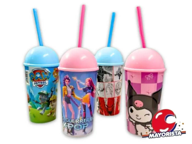[2365478952656] VASO PLASTICO 280 CC PERSONAJES CON TAPA ESFERA Y SORBETE 16CM (4484) STILO