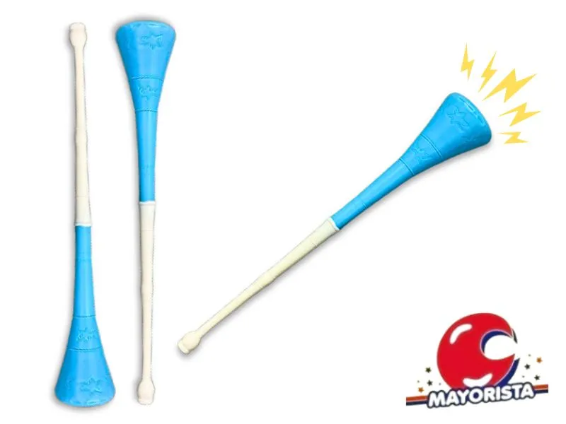 [2730] CORNETA CANCHA 60 CM RAYAS CELESTE Y BLANCA ARGENTINA (VUVUZELA) ADRIANA